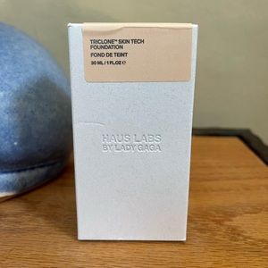 BNIB Haus Labs Triclone foundation 015 Fair Warm